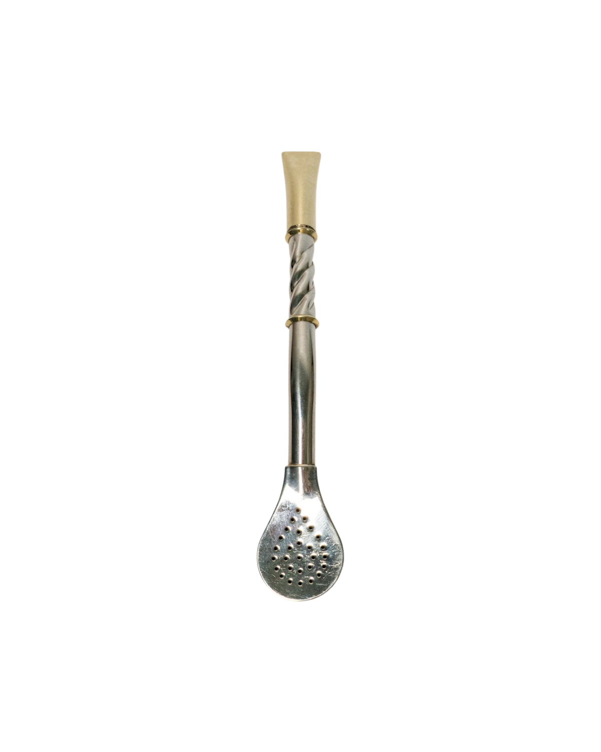 Bombillón de alpaca torneado de 19 cm con detalles dorados y filtro de agujeros finos. Mate Club.