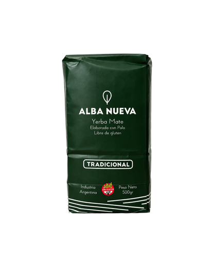Paquete de 500g de yerba mate Alba Nueva Tradicional de Mate Club, con diseño en color verde oscuro.