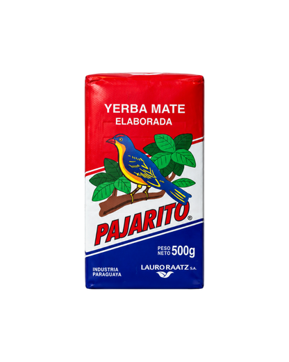 Paquete de 500g de Yerba Mate Pajarito Tradicional de Mate Club con diseño de pájaro colorido sobre fondo rojo y azul
