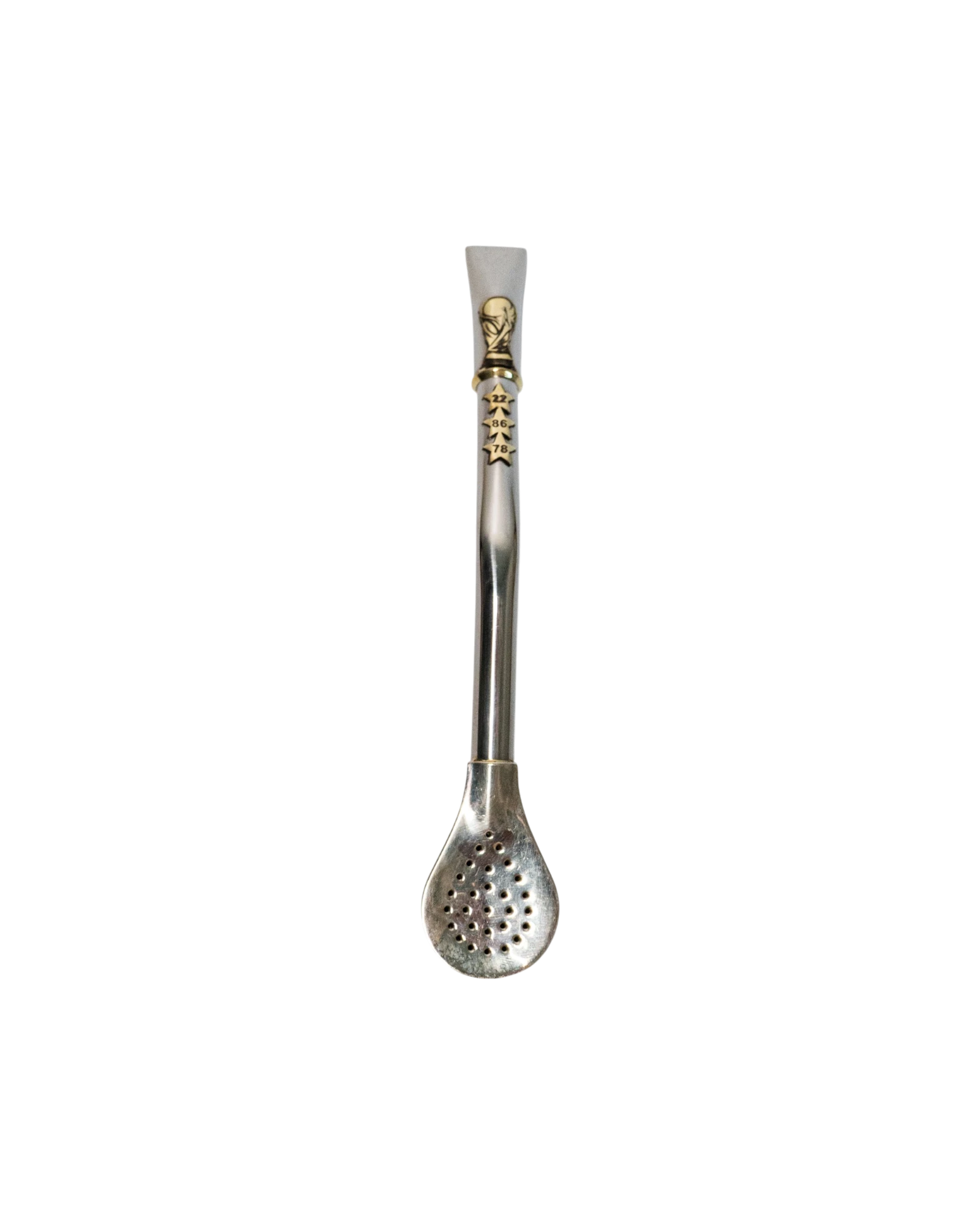 Bombillón de alpaca Mate Club edición Copa del Mundo con detalles en bronce y tres estrellas. Pico plateado.
