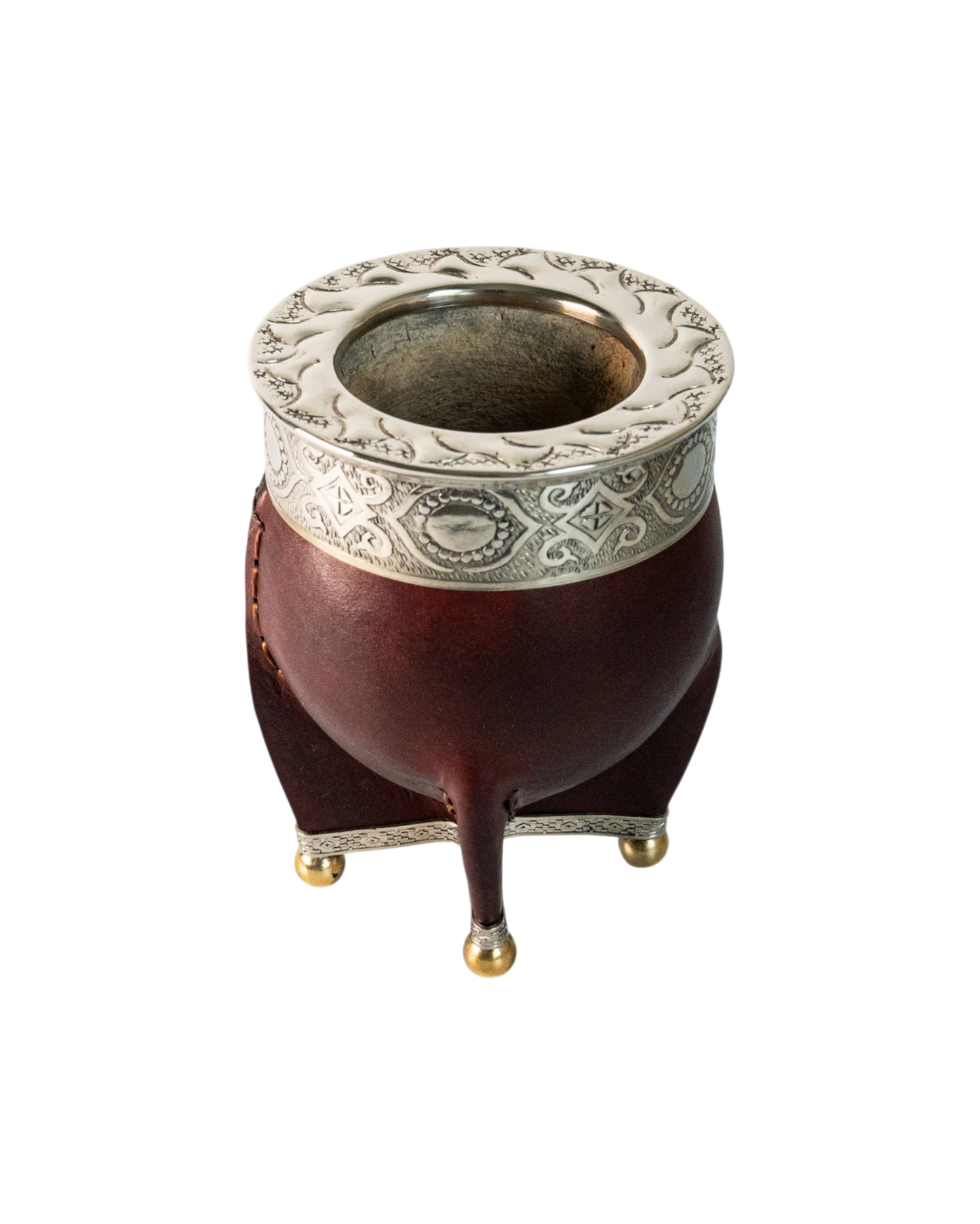 Mate Imperial Premium Borravino Cincelado de calabaza y cuero negro con virola de alpaca labrada y base de bronce. Mate Club.
